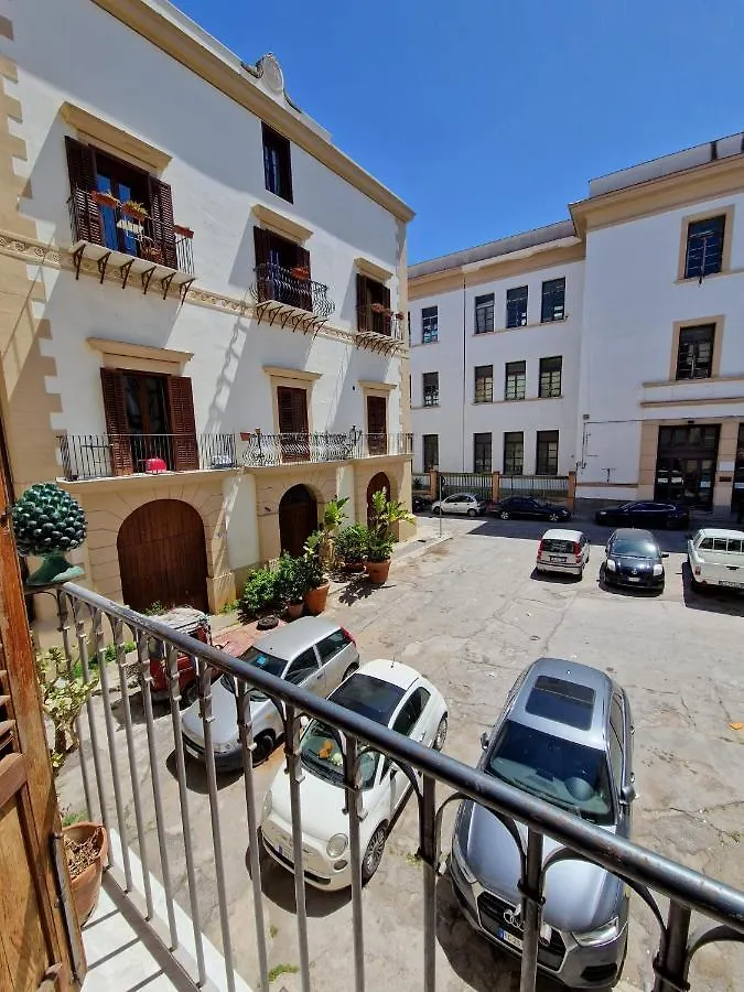 Sikelia Apartment Palermo Alojamento de Acomodação e Pequeno-almoço